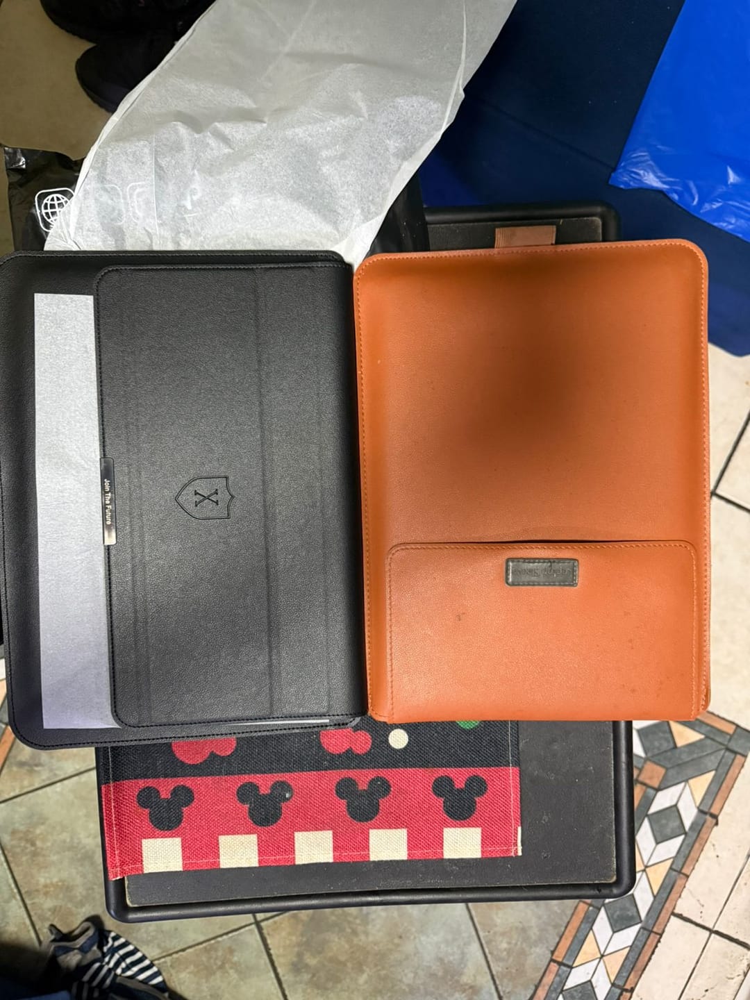 Customer photo review of Funda Notebook Smart Case