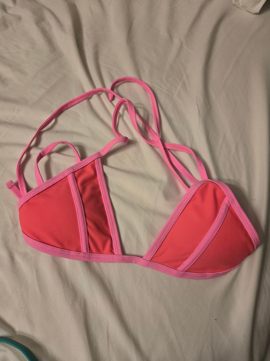 Customer photo review of LILY Melon Pop Minimal Triangle Top