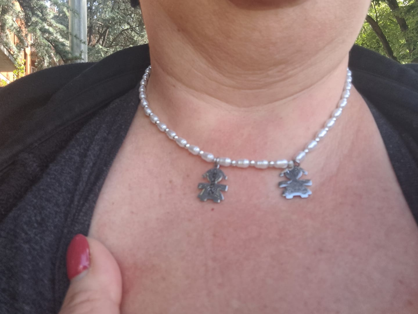 Customer photo review of Girocollo Family In Perle con ciondoli Bimbo Personalizzati