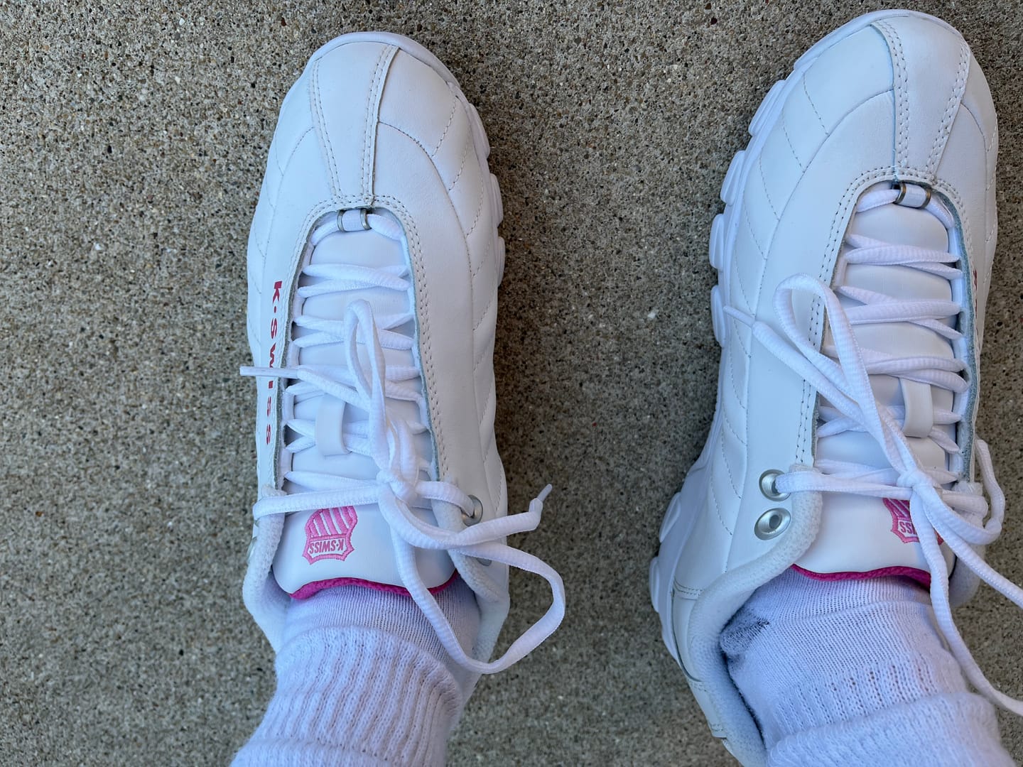 Customer photo review of 93426-156-M | ST329 CMF | WHITE/SHOCKING PINK