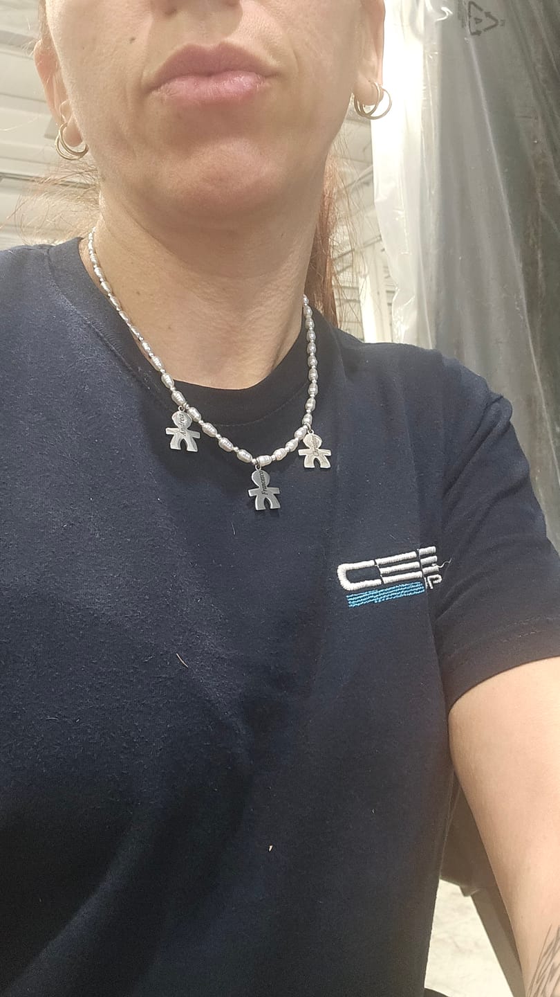 Customer photo review of Girocollo Family In Perle con ciondoli Bimbo Personalizzati