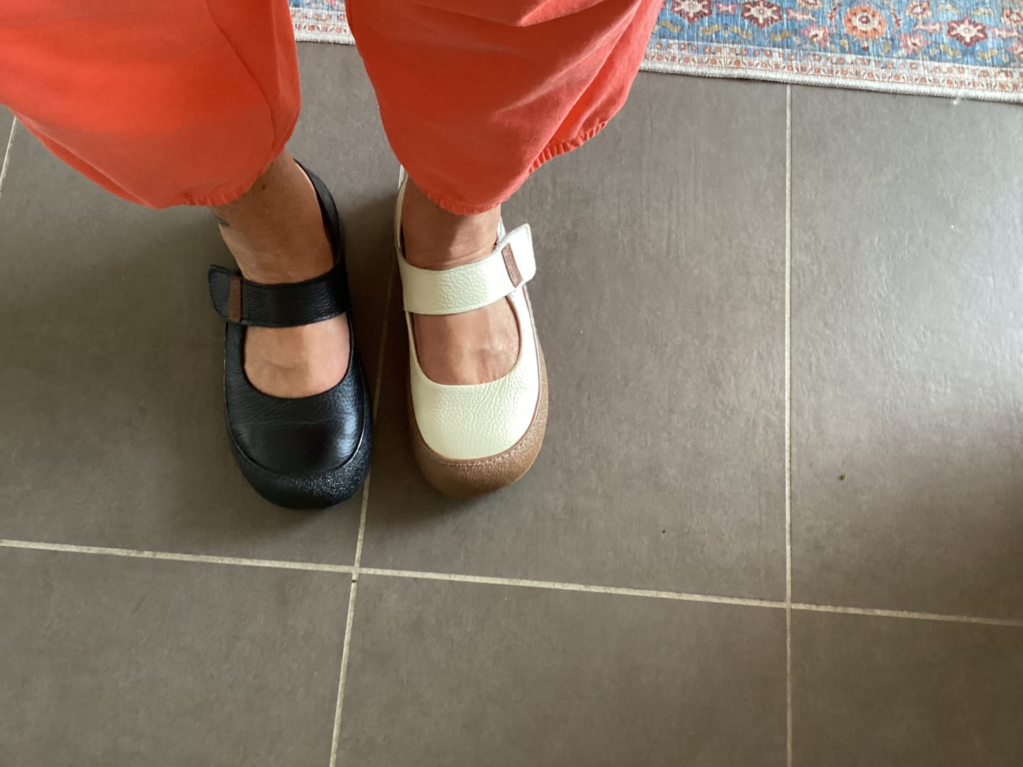Customer photo review of Women Casual Genuine Leather Colorblock Flat Shoes