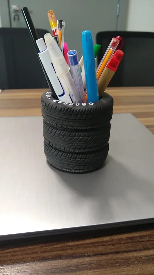 Customer photo review of 1pcs Fun Tire-Shaped Pen Holder -PVC Desk Organizer,