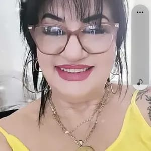 Customer photo review of Eyeliner liquido waterproof – Punta di precisione in fibra, a lunga durata e resistente alle sbavature (nero)