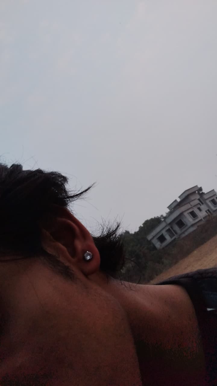 Customer photo review of Round Stud (Magnetic Non-Pierced)