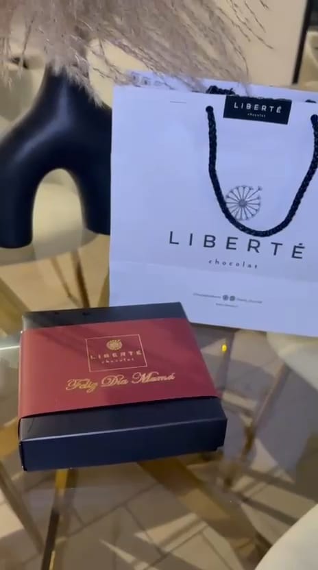 Customer photo review of Ritual de Mamá – Bombones y Labial de Chocolate