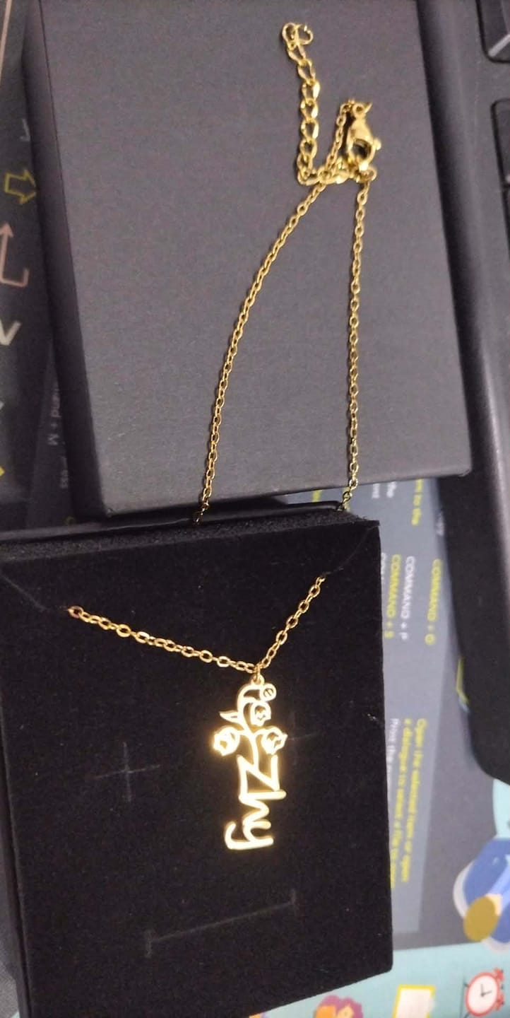 Customer photo review of Script-MT Name Necklace