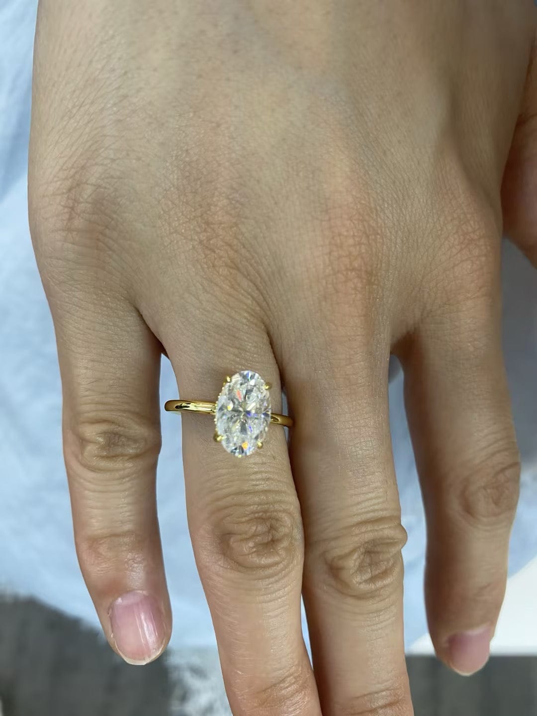 Customer photo review of S925 Moissanite 2.0 Ct ～5.5 Ct Oval Cut Yellow Gold/White Gold Promise Ring For Women