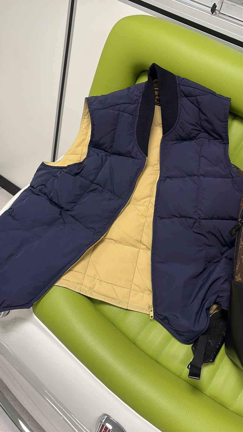 Customer photo review of Down Vest Seattle Dark Navy