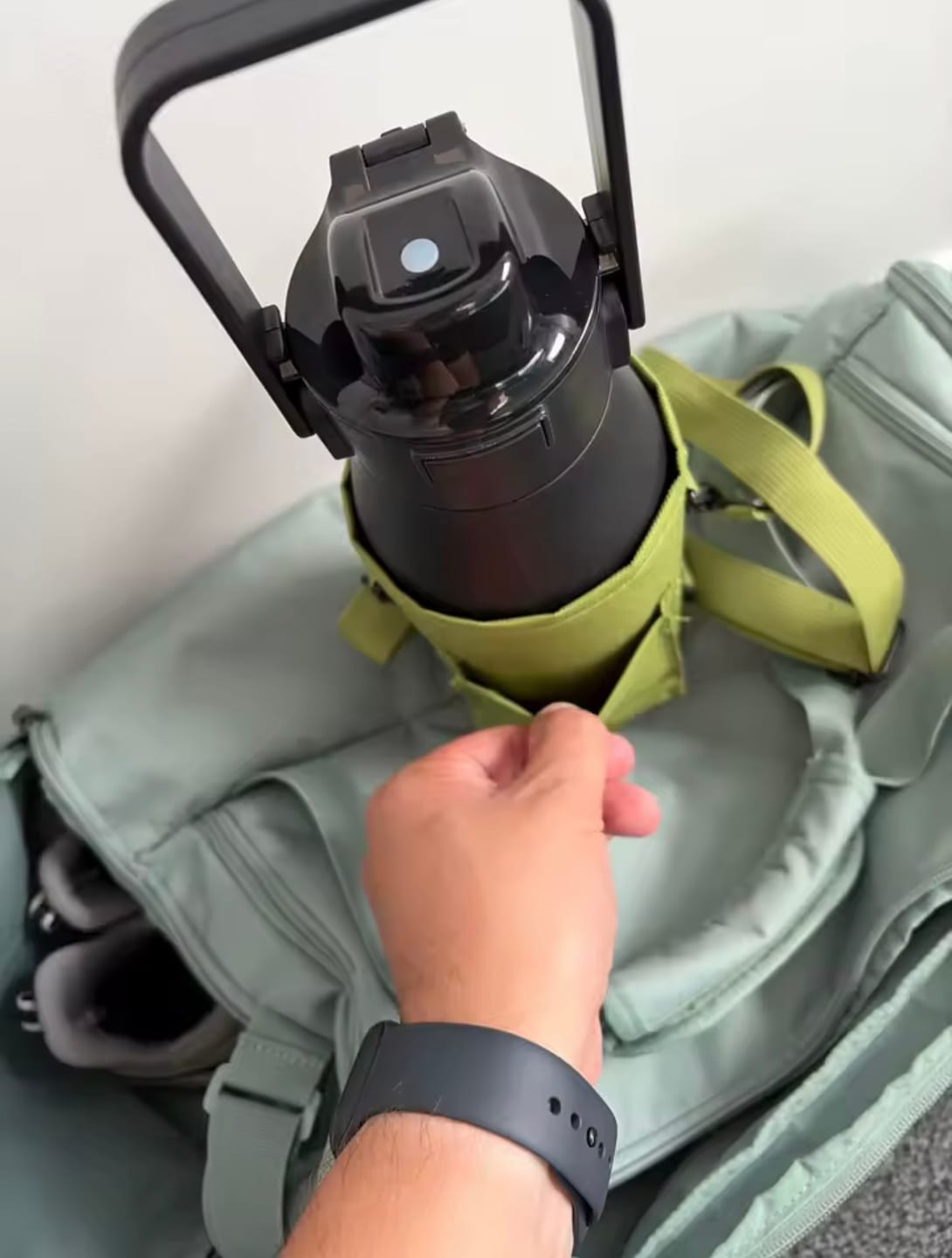 Customer photo review of Magnetic Gym Water Bottle Bag
