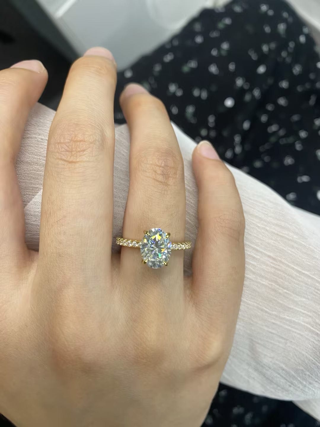 Customer photo review of S925 Moissanite 2.0 Ct ~5.5 Ct Oval Cut Pavé Yellow Gold/White Gold Engagement Ring For Women