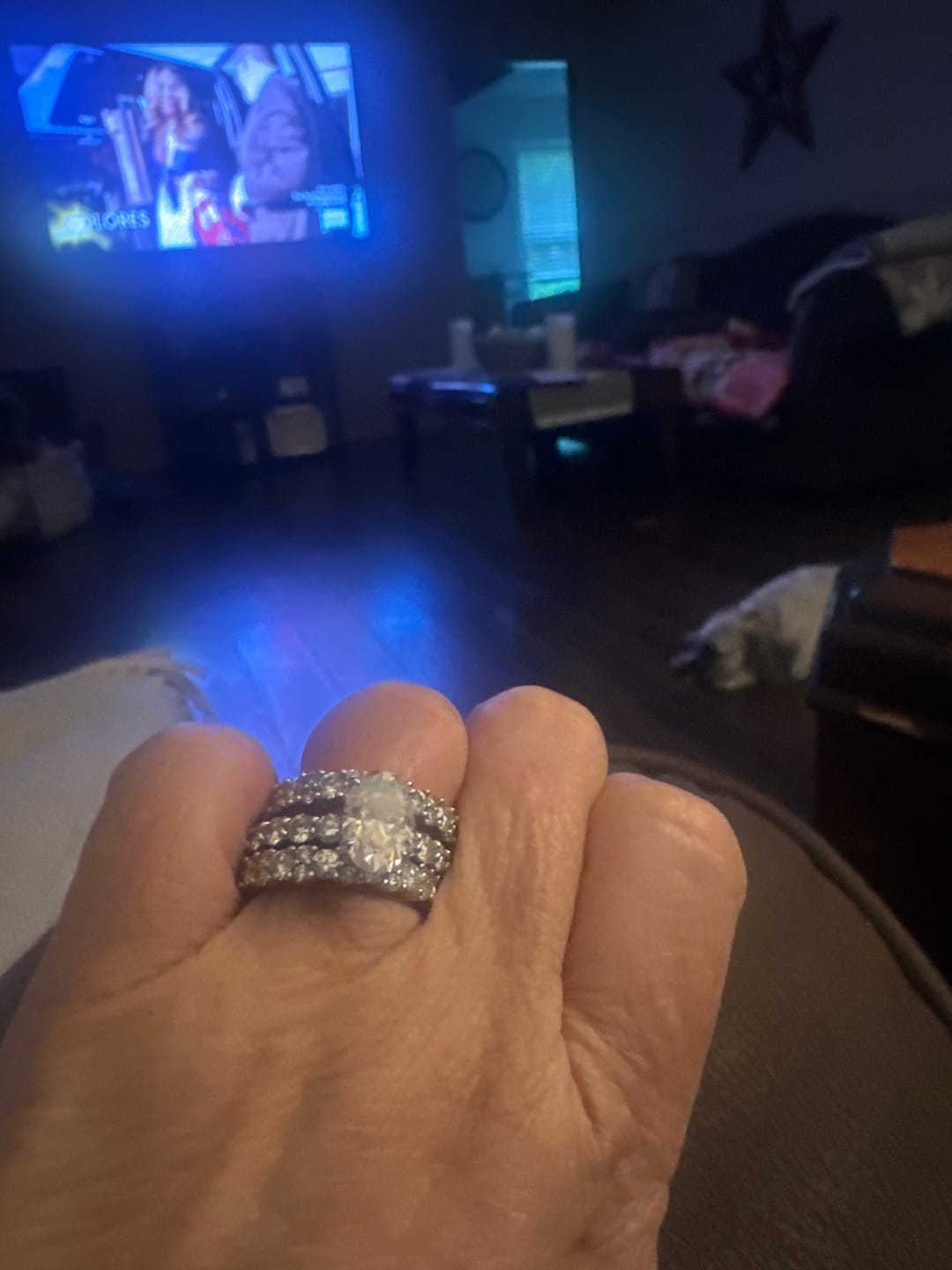 Customer photo review of S925 Moissanite 2.5 Ct Round Cut Full White/Green Stone Wedding Band for Women