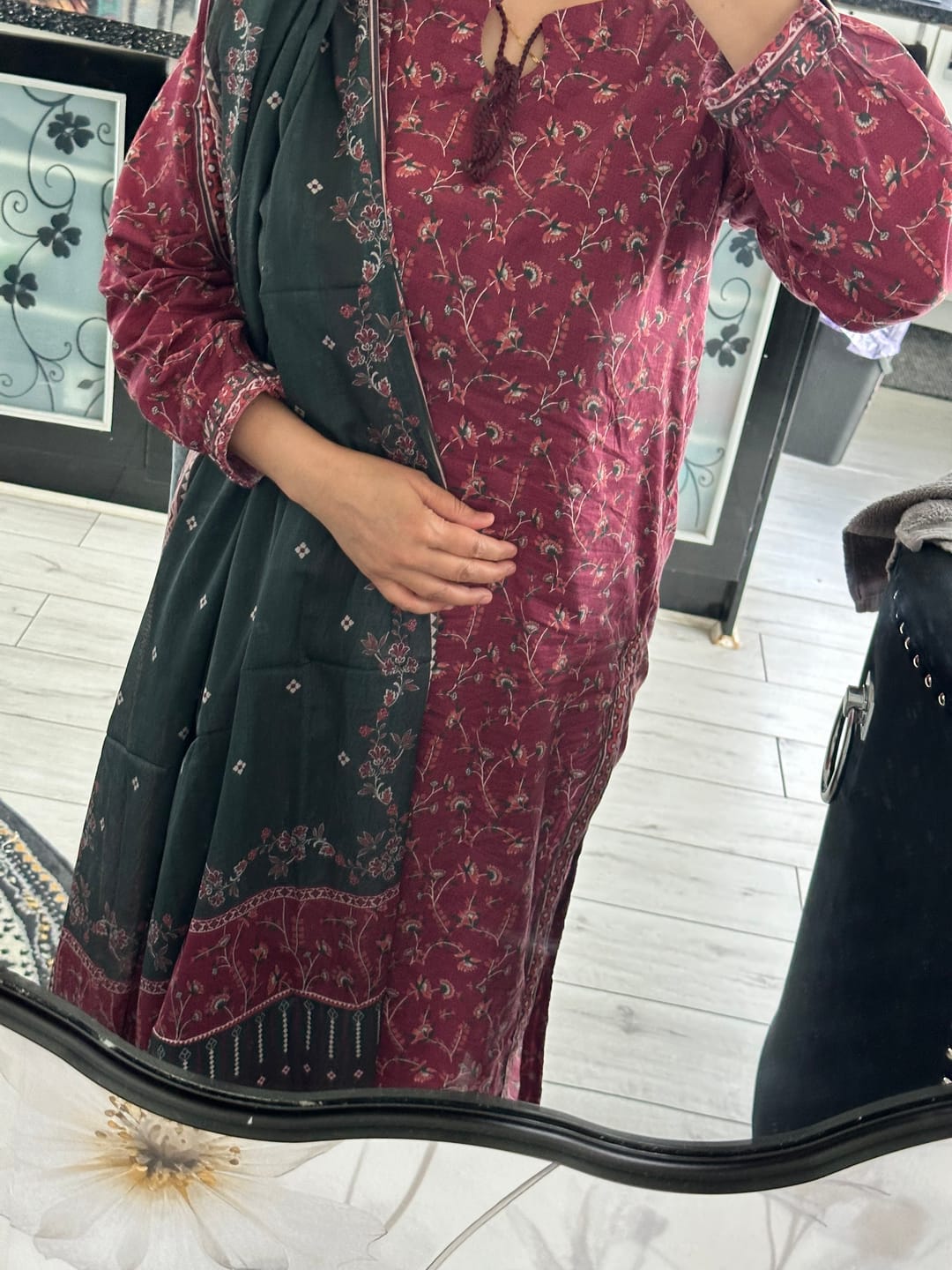 Customer photo review of Bin Saeed Originals - Exclusive Lawn Outfit with Dupatta - Ready to Wear - SD295
