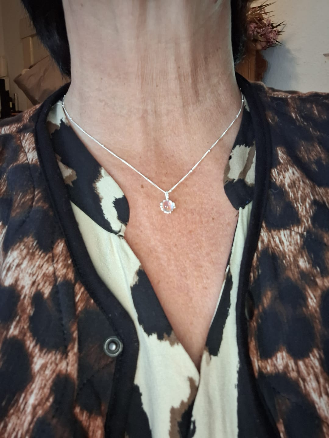 Customer photo review of Mondstein Halskette - Rundschliffanhänger