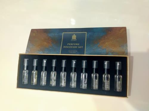 Customer photo review of Perfume Sample Discovery Set – 10 Mini Perfume Sprays (5ml Each)