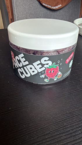 Kundenbewertung mit Foto zu THC Space Cubes 750mg