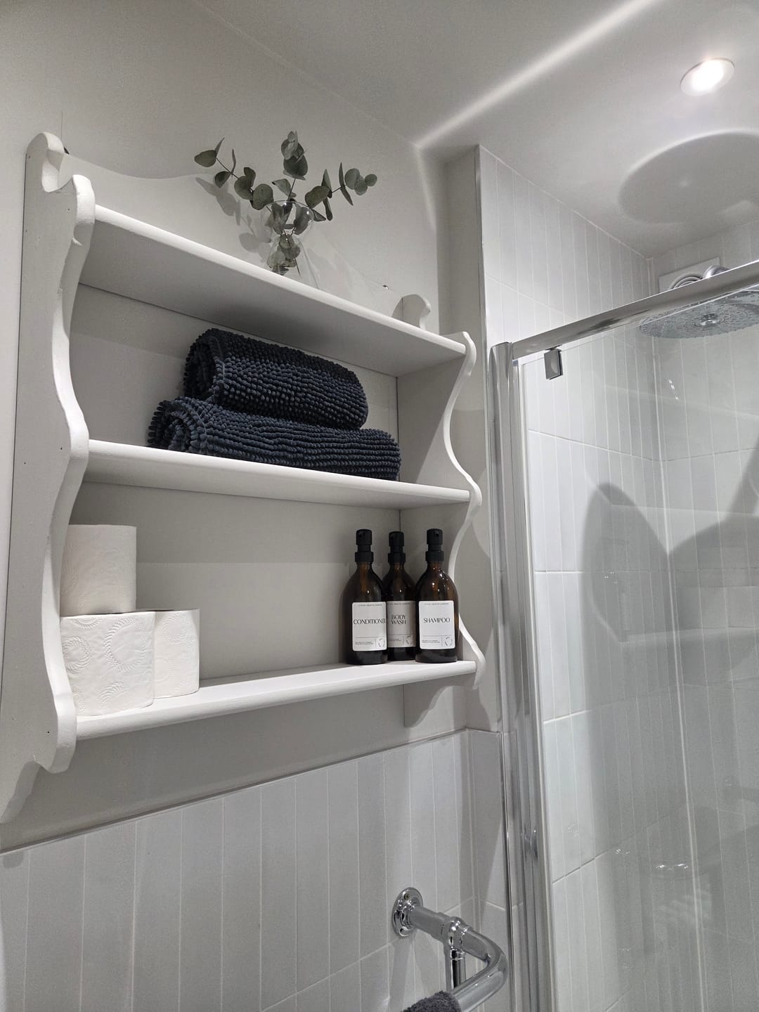 Customer photo review of Set of 3 Bathroom Reusable Amber Glass Bottles 500 ML with Metal Pump