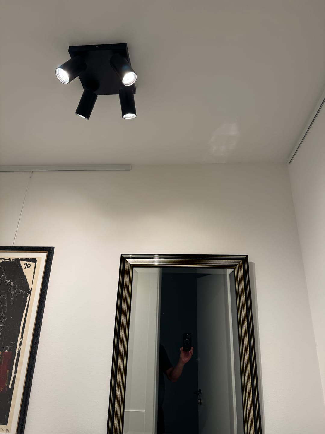 Customer photo review of LEDVANCE LED SPOT OCTAGON PL Deckenleuchte 4 x 3,4W, GU10, 920lm, schwarz