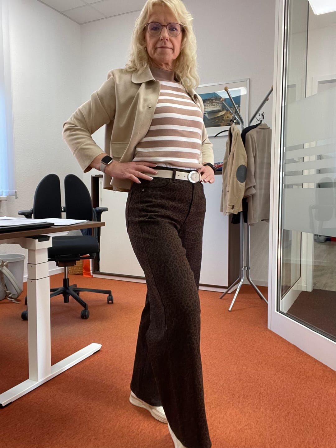 Customer photo review of "Brownie Leo" Wide Leg Jeans - chocobraun