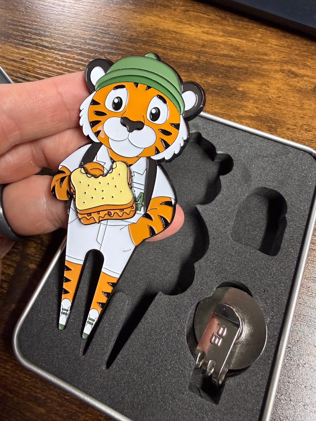 Customer photo review of Tiger Caddy Divot Tool - VannyVee x PuttBuddies