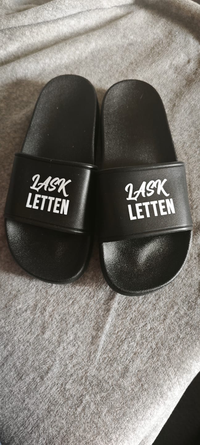 Customer photo review of Deine Letten - Personalisierte Badeschlappen mit Name