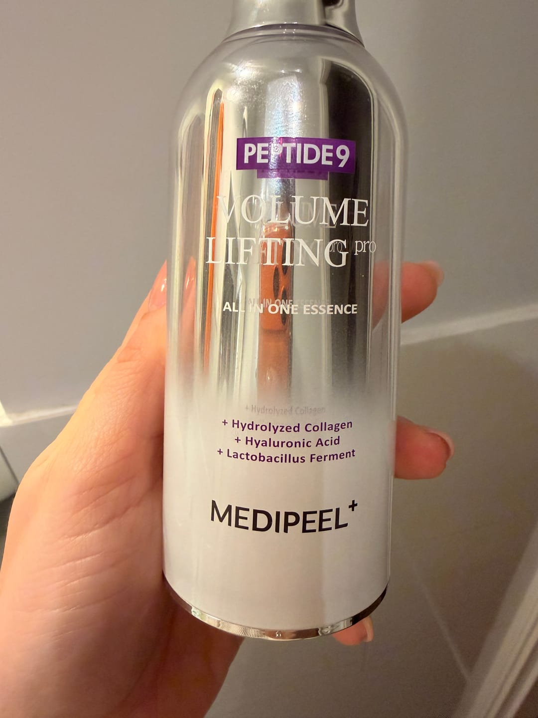 Customer photo review of Skābekļa liftinga esence ar peptīdiem Medi-Peel Peptide 9 Volume Lifting All In One Essence PRO