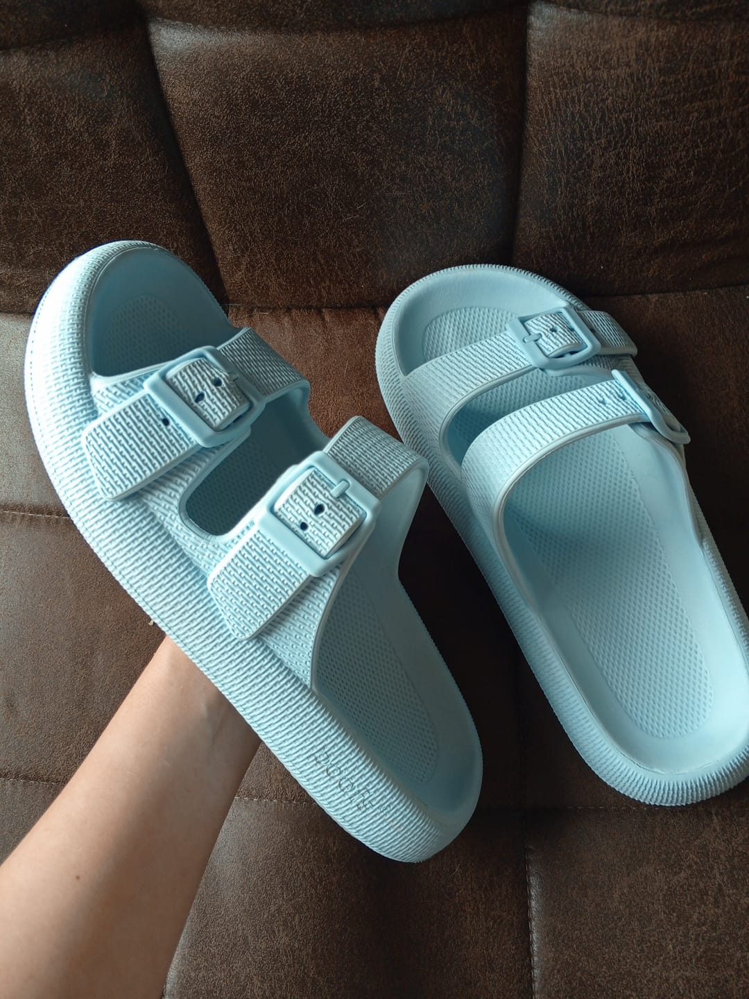Customer photo review of Poofs Breeze women
