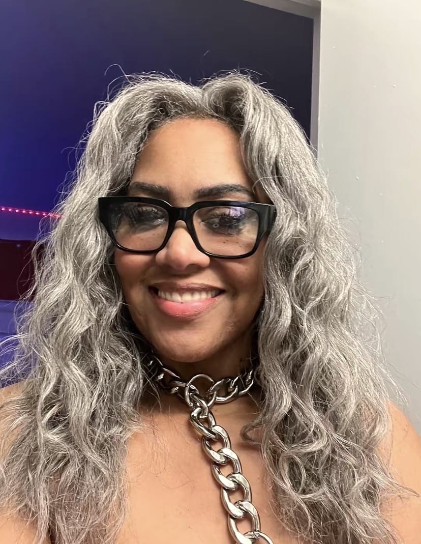 Customer photo review of Luvwin 13x4 Salt And Pepper Wavy Glueless Gray Color Pre-Cut Lace Wig Human Hair