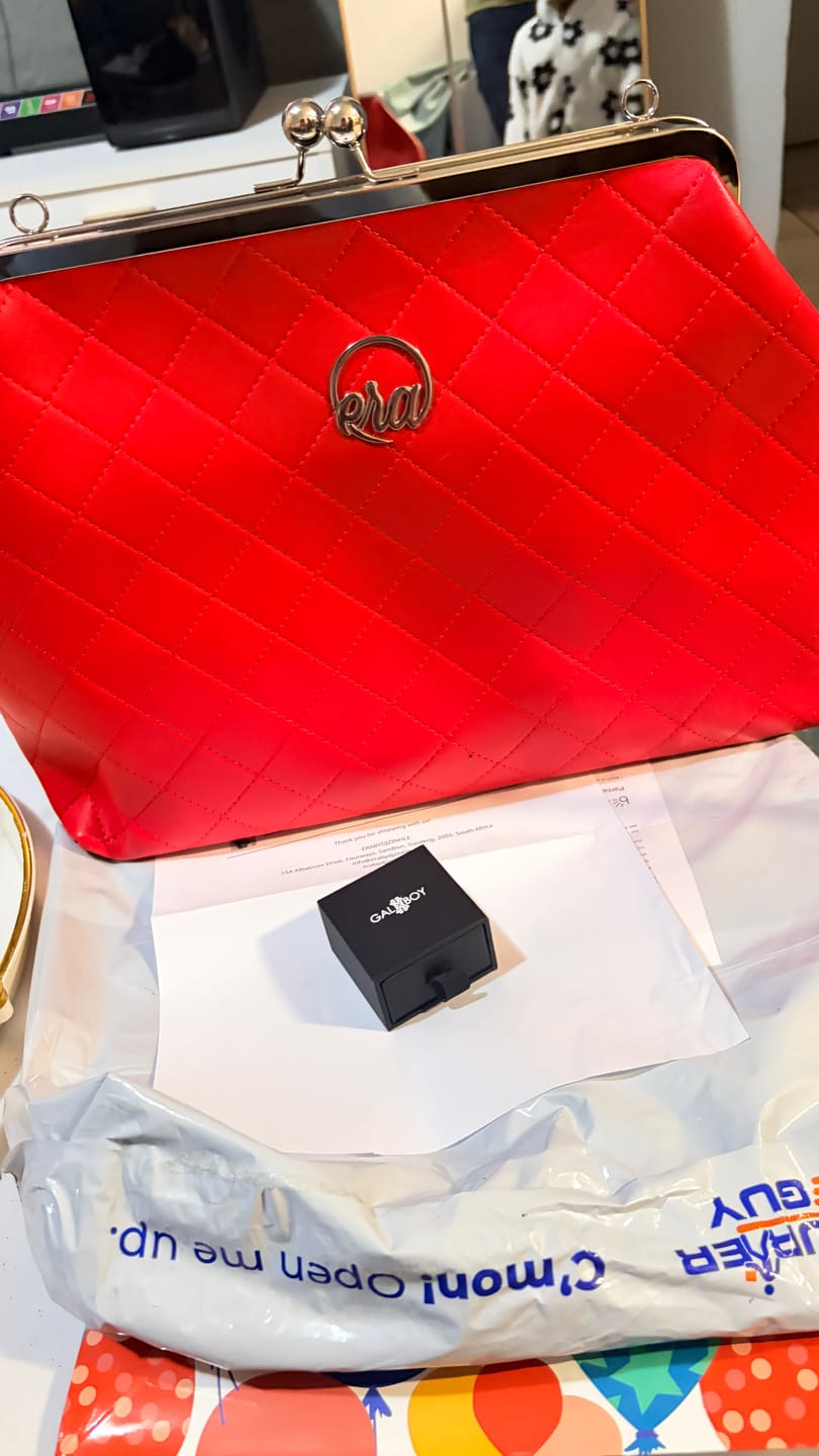 Customer photo review of ERA Oversized Kisslock Chain Bag – Red