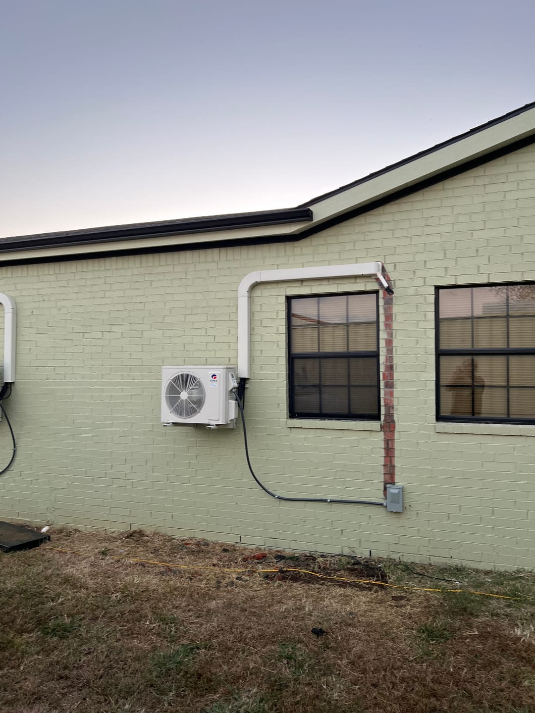 Customer photo review of DELLA Wall Mounting Bracket for 6000-36000 BTU Mini Split