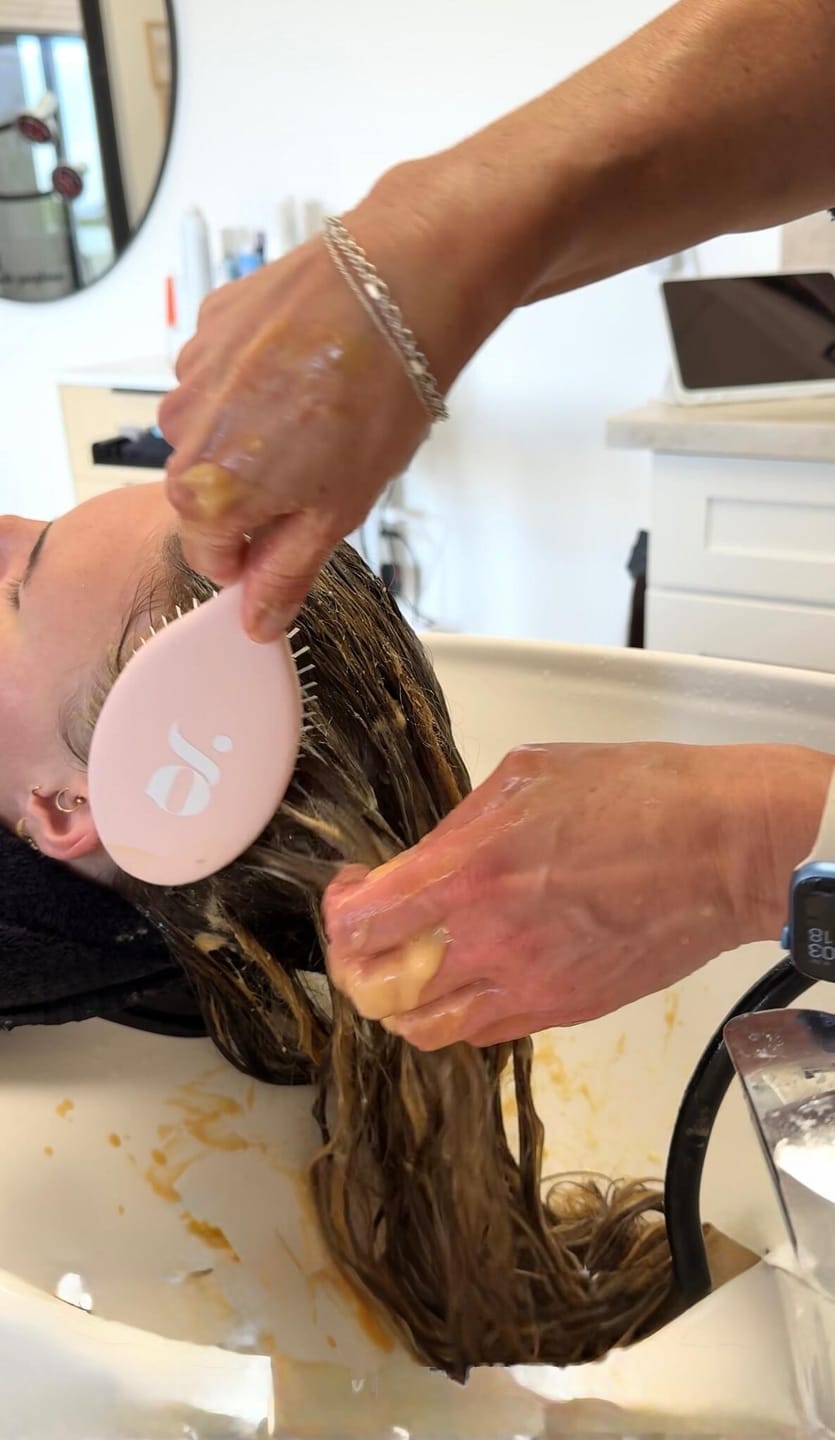 Customer photo review of The Detangling Brush