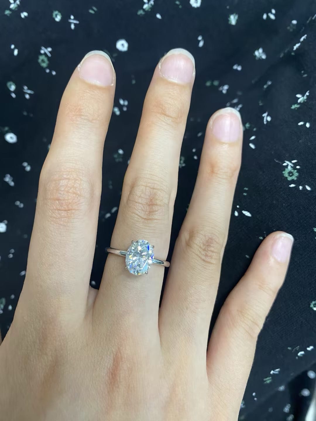 Customer photo review of Rodiffy Hidden Halo Moissanite 2.0Ct~5.5Ct Oval Cut Promise Ring For Women