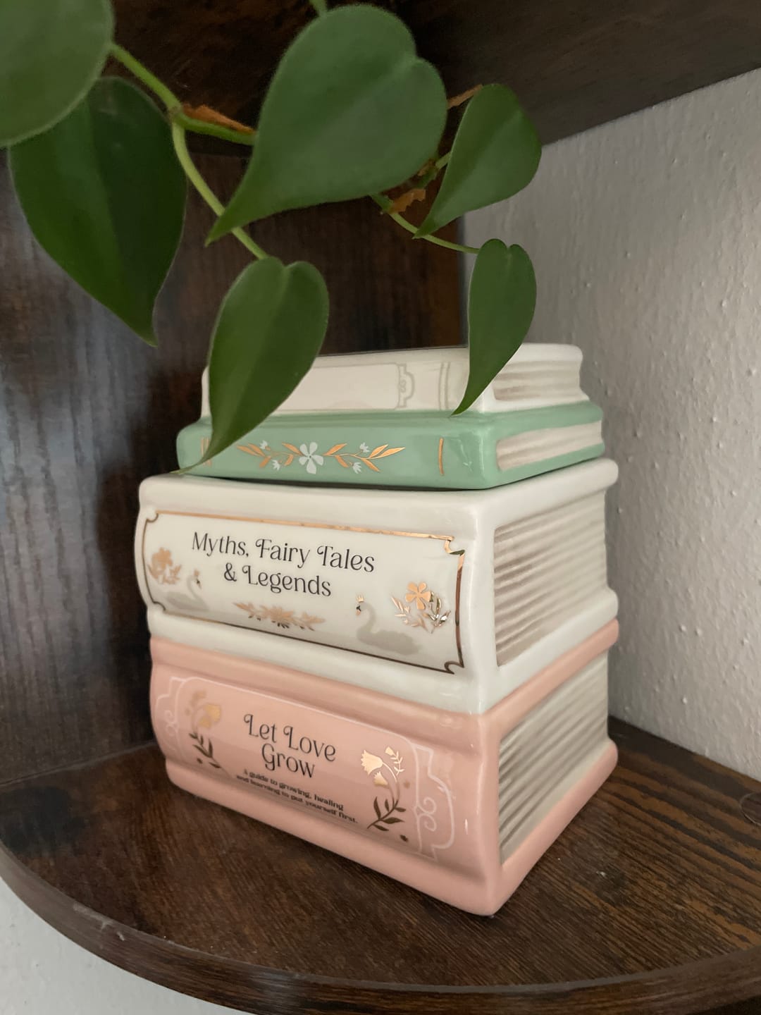 Customer photo review of Buchstapel-Duftlampe – Cozy Deko für Booklover & Leseabende