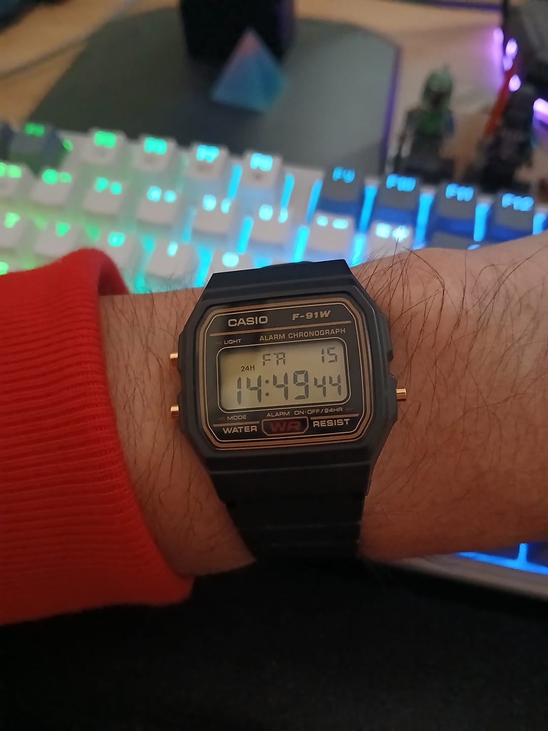 Customer photo review of Reloj Casio Vintage F-91WG-9SDF Clásico Líneas Amarillas