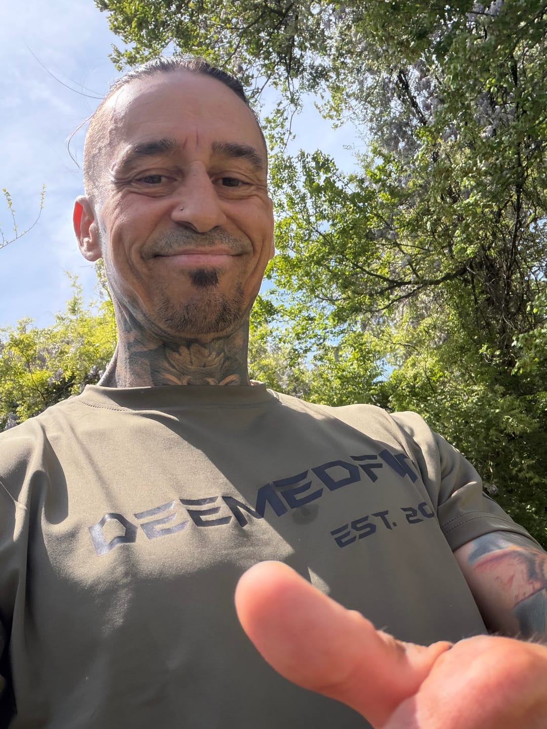 Customer photo review of Men’s Gym Tee “Compellence” -Olive