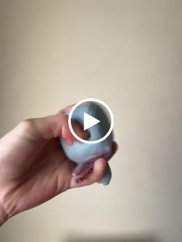 Customer video review of Noomi Squeezibo Fabric Squishy