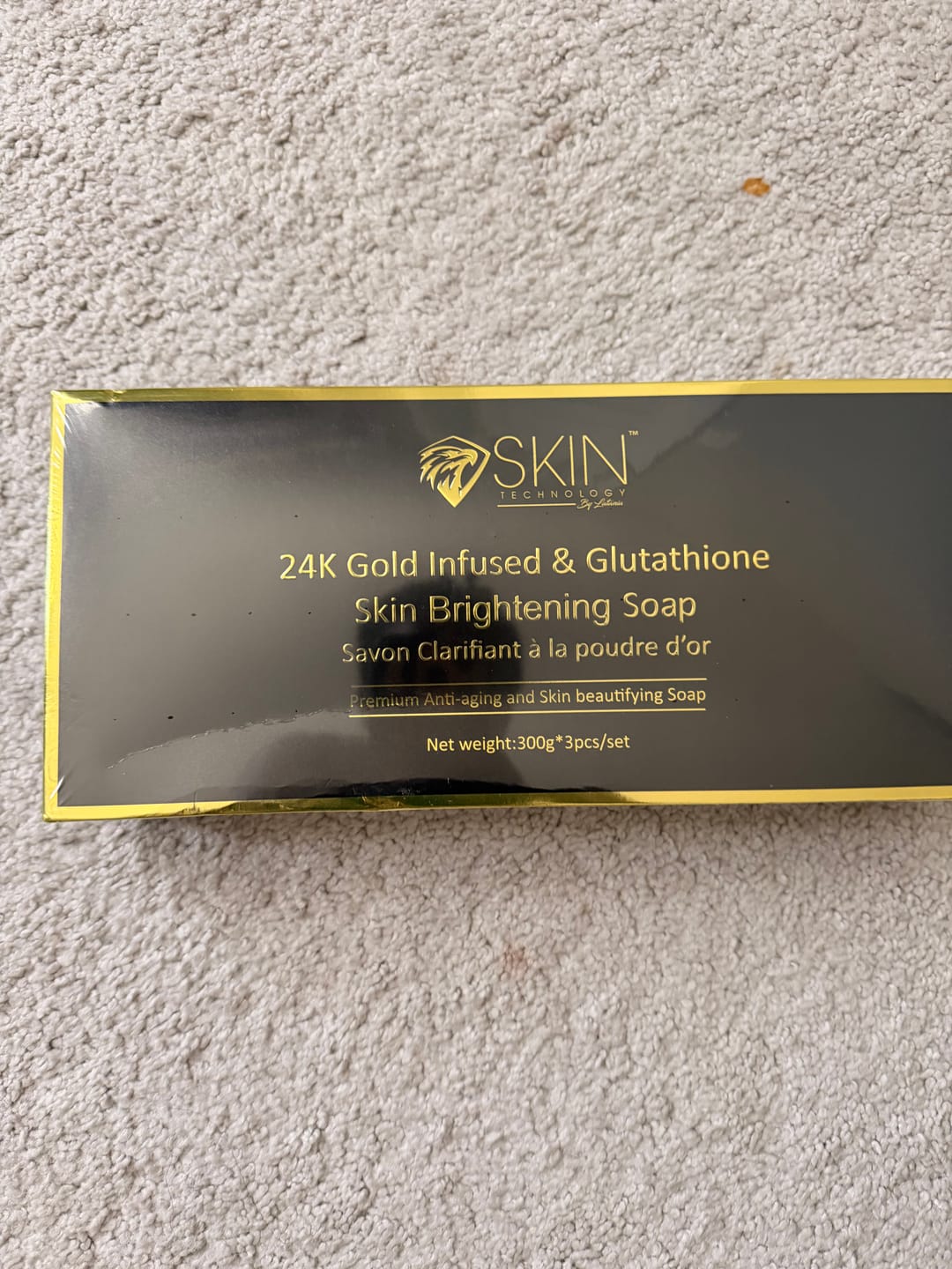 Customer photo review of 24 Kt. Gold Skin Brightening Beauty Bar 100 g + 1 Savon Offert