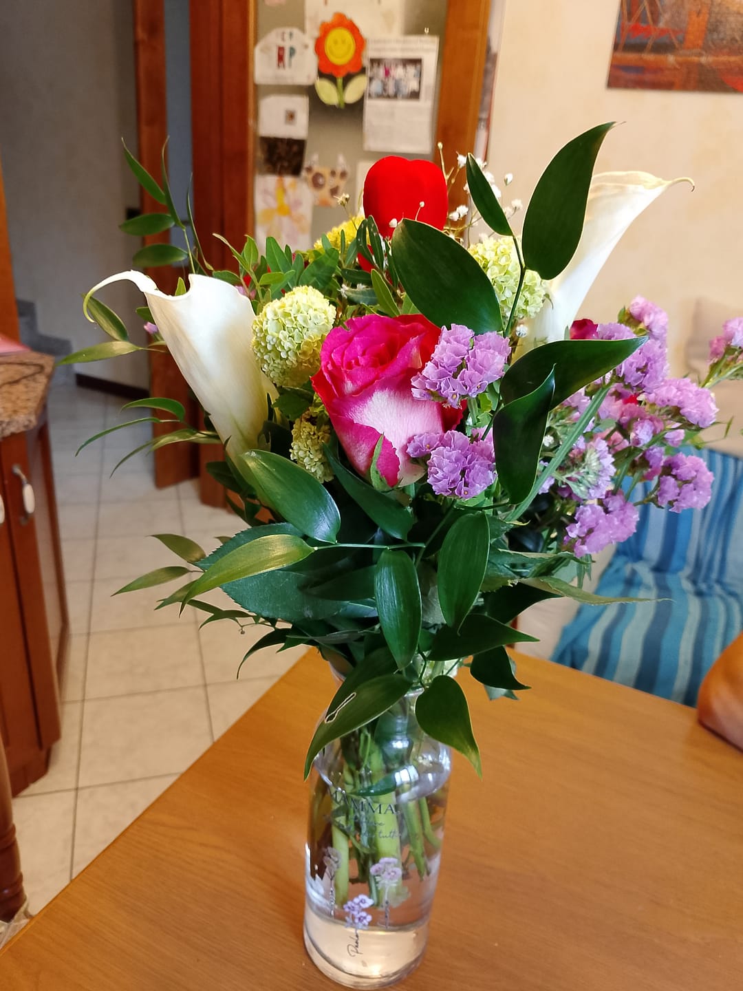 Customer photo review of Il giardino della mamma – Vaso in vetro personalizzato con nome e fiori per mamma e nonna