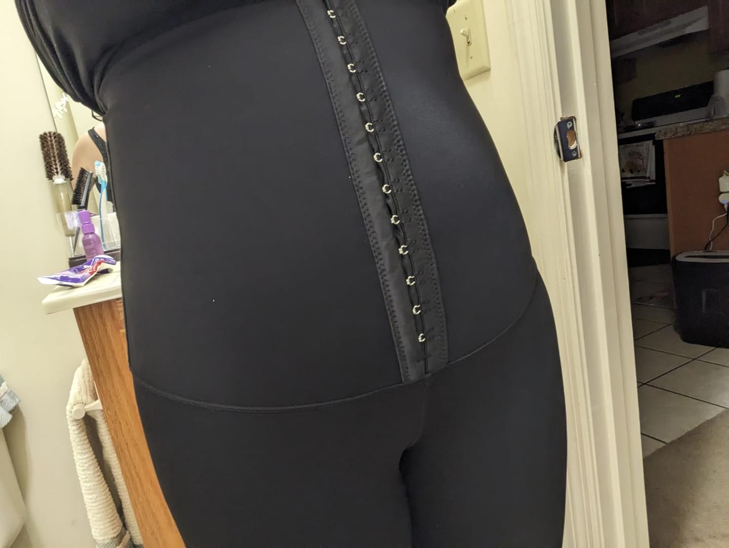 Customer photo review of Black Ultra-High Waist Trainer Leggings