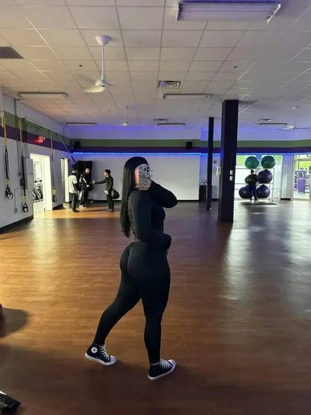 Customer photo review of UltraSculpt Butt-lifting Leggings