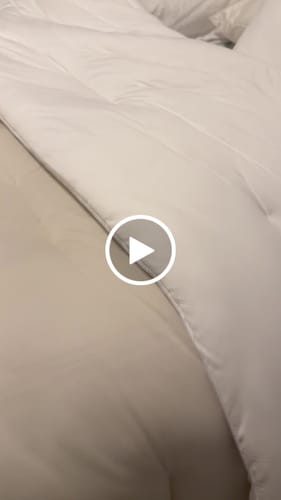 Customer video review of MarshMellow Comforter