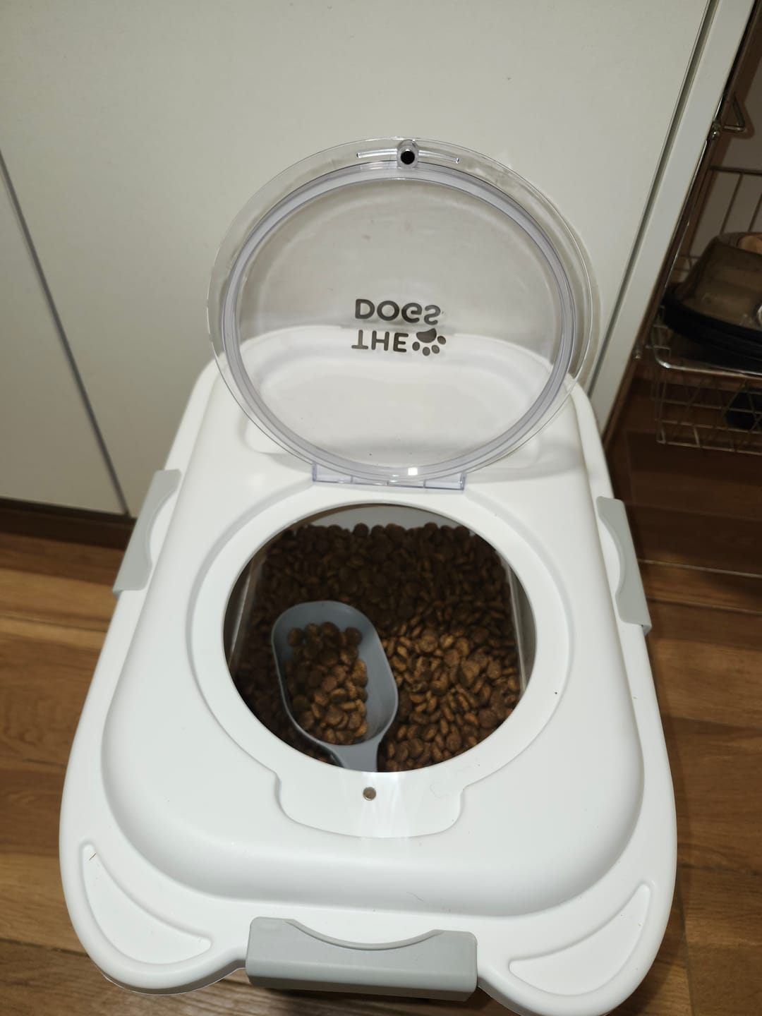 Customer photo review of Contenedor Hermético THE DOGS — Alimento fresco y sin olores