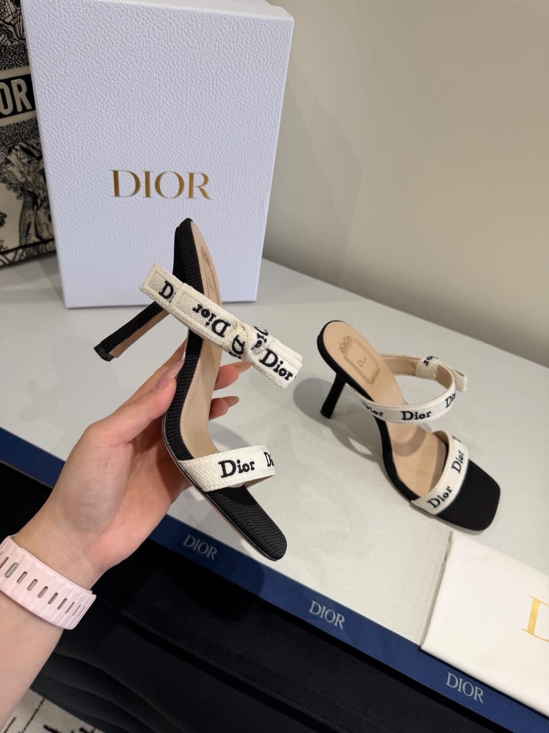 Customer photo review of CD 26s High Heel Sandal 100 White Black Canvas Sheepskin  664180