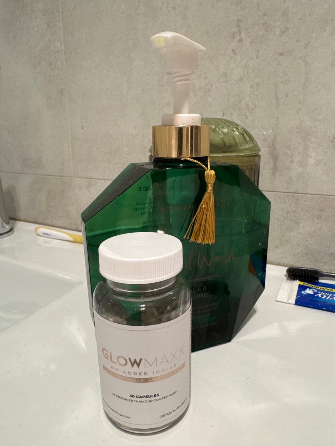 Customer photo review of GLOW MAXX (No Added Iodine)
