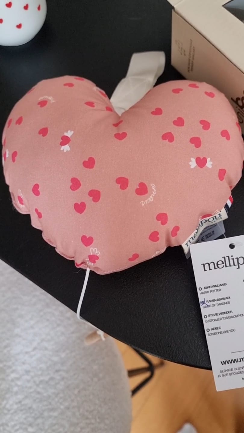 Customer photo review of Coussin musical bébé coeur - Amour