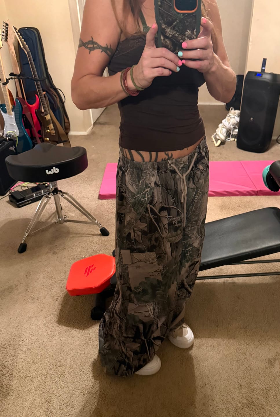 Customer photo review of W283 Off-Duty pants