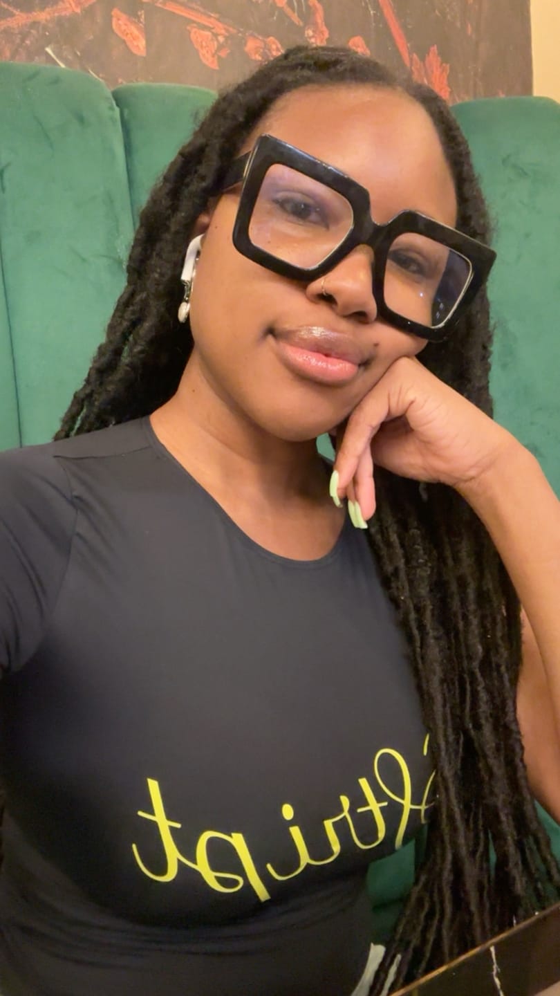 Customer photo review of PERFECT TEE