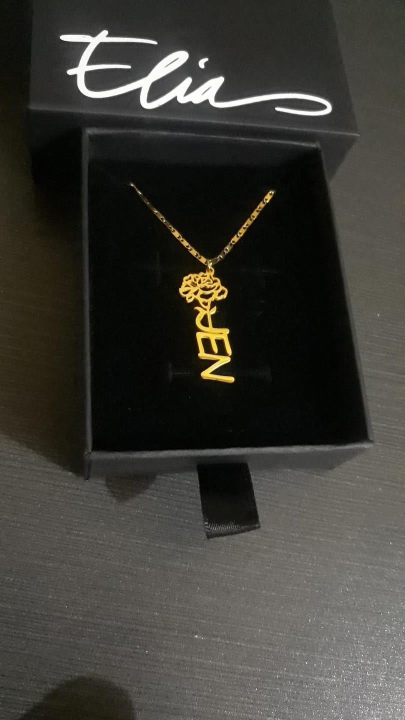 Customer photo review of Script-MT Name Necklace