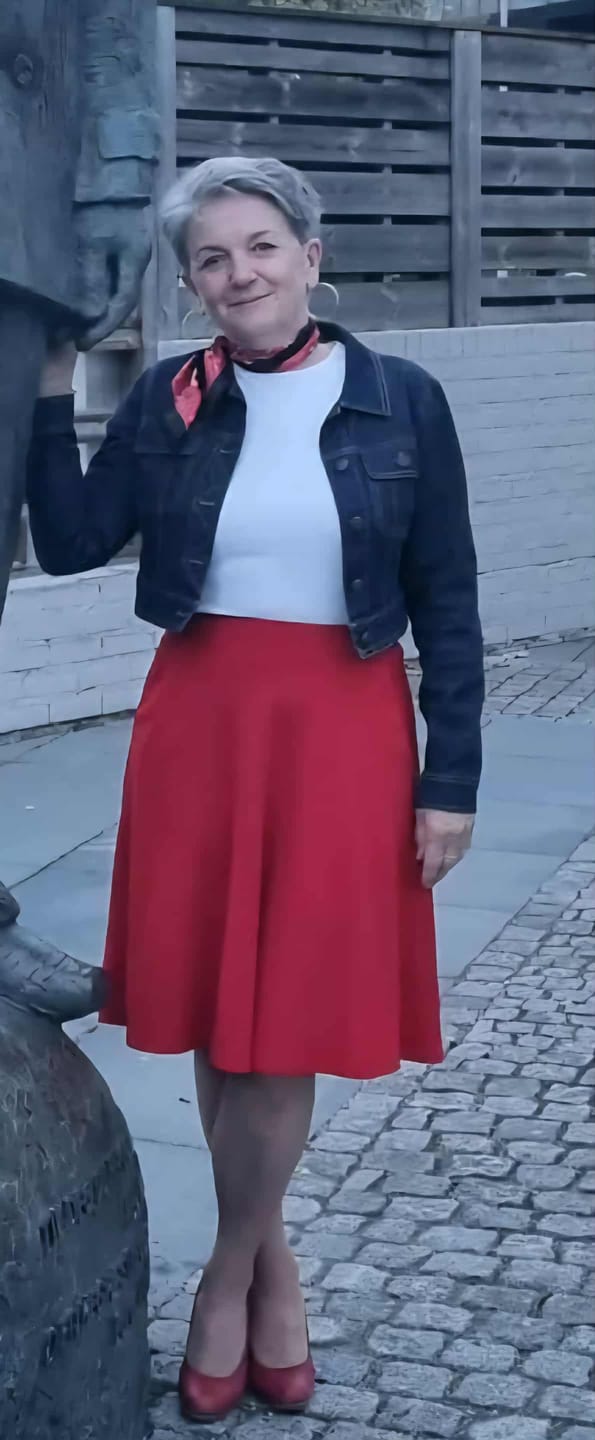 Customer photo review of Serena Milano Crepe skjørt - svart
