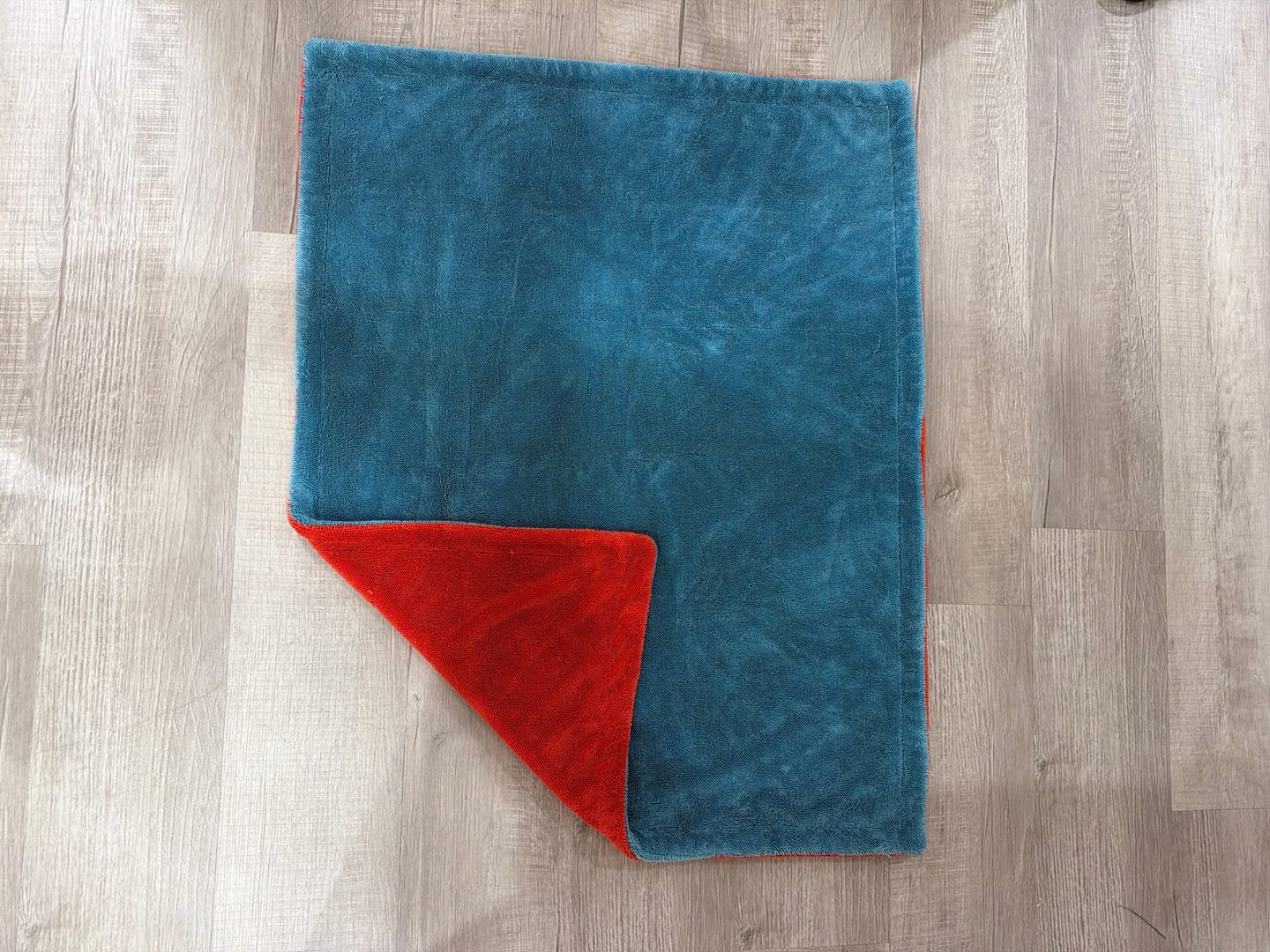 Customer photo review of Dual Color Drying Towel 1200GSM 36x28"